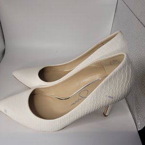 Lady's shoes